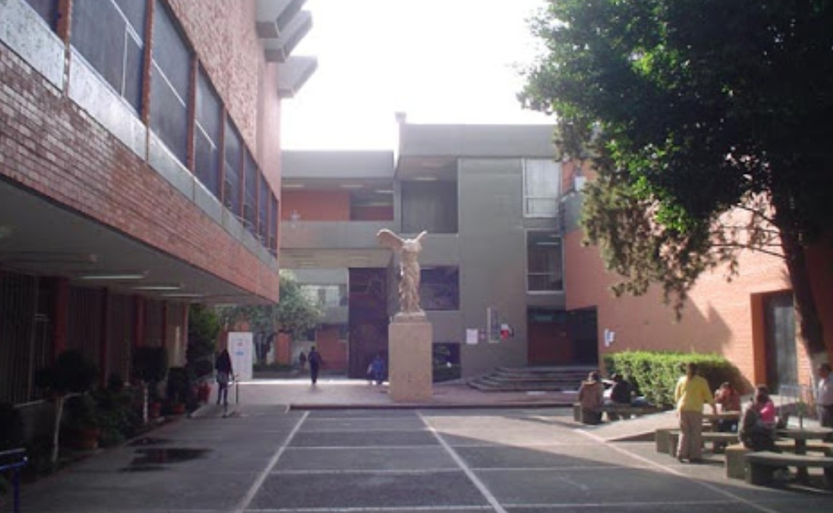 Personas encapuchadas toman instalaciones de la Facultad de Artes y Diseño de la UNAM 