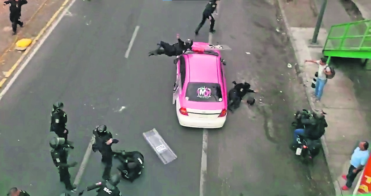 CDMX: vinculan a proceso a taxista que atropelló a varios policías en medio de una manifestación