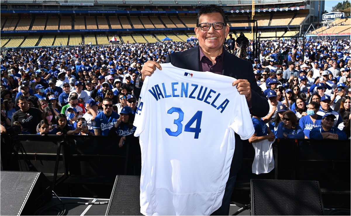 Fernando Valenzuela es inmortal; Los Dodgers han retirado el número 34 del ‘Toro’