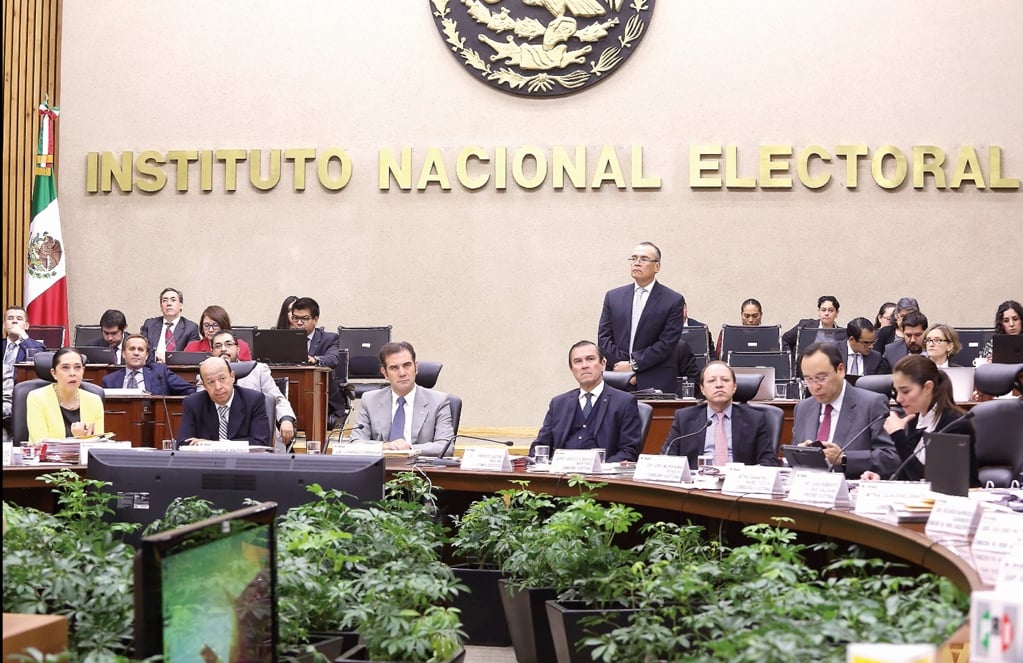 Ante OEA, Morena acusa a INE de jugar para un lado faccioso y parcial