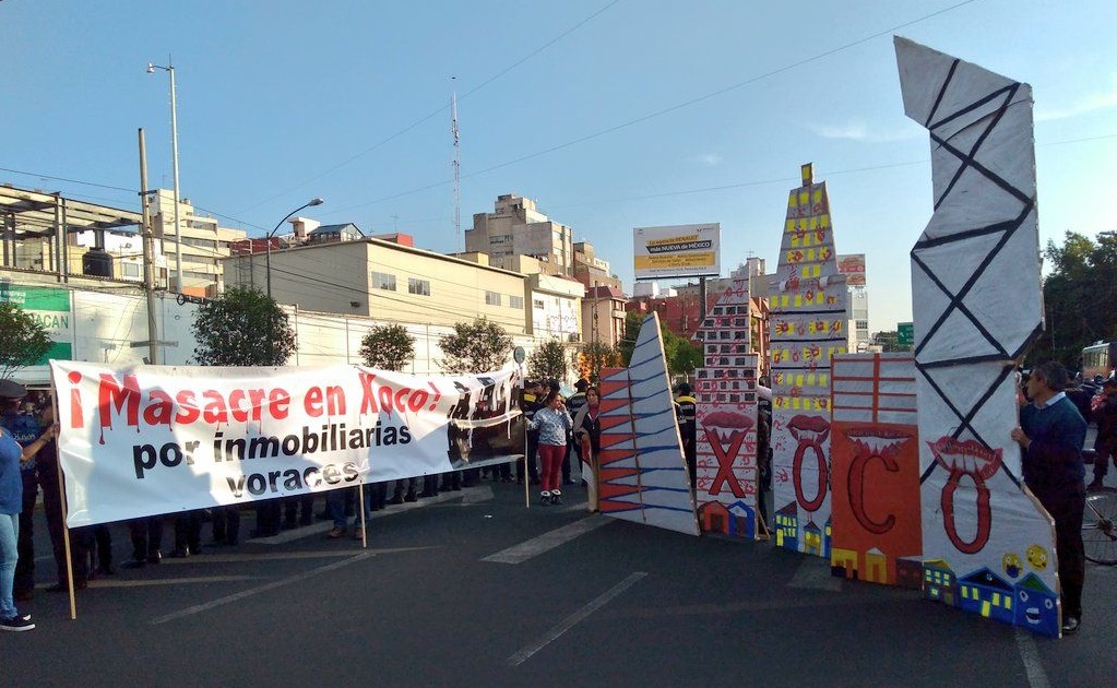 Manifestantes cierran carril de Av. Universidad; exigen frenar proyectos inmobiliarios en Xoco