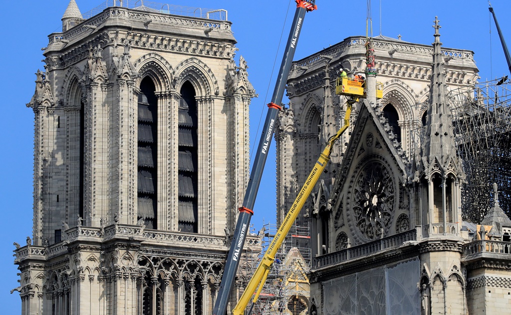 Arquitecto ve consenso para reconstruir Notre Dame "tal y como era"
