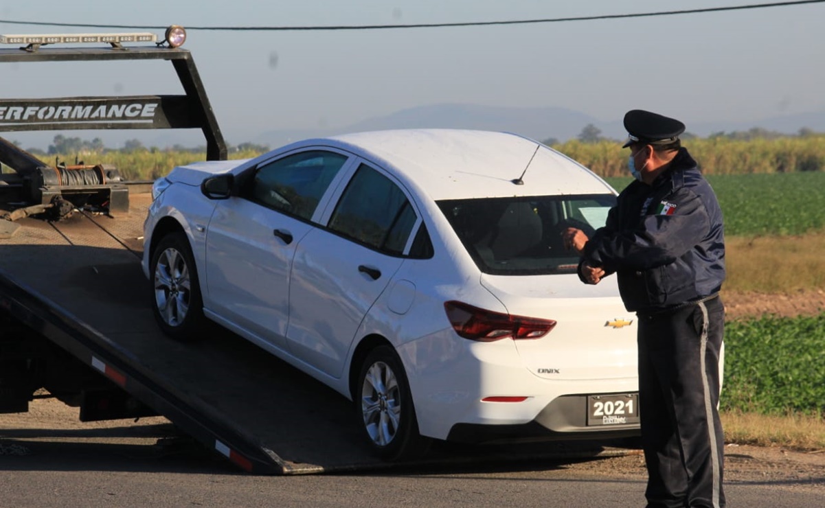 Autoridades disuelven fiesta y resguardan 7 autos de lujo en Sinaloa
