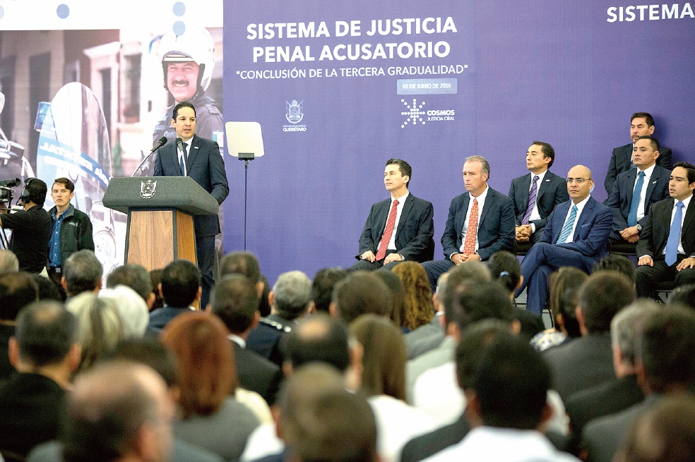 Presenta gobernador nuevo sistema penal