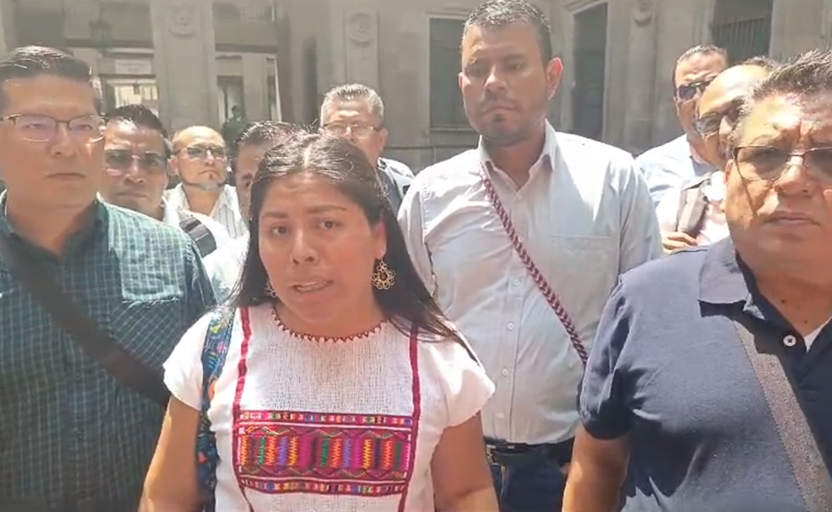 AMLO y sección 22 de la CNTE instalan mesa para atender demandas de maestros de Oaxaca