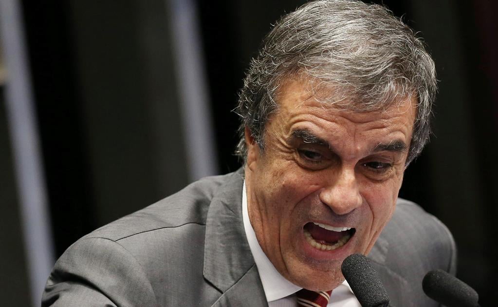 Abogado de Dilma Rousseff llora en el Senado 