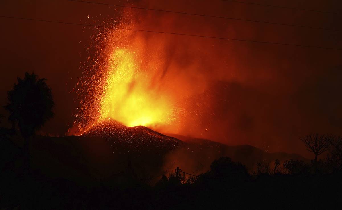 ¿Por qué está haciendo erupción el volcán de La Palma en España? 