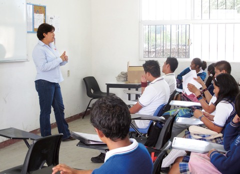 Escuelas carecen de profesores