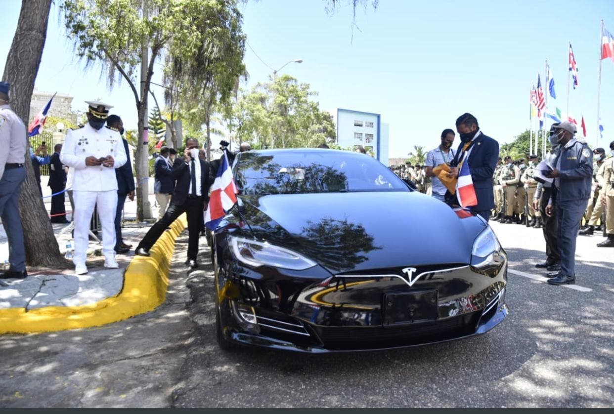 El presidente de República Dominicana hace del Tesla Model S su vehículo oficial 