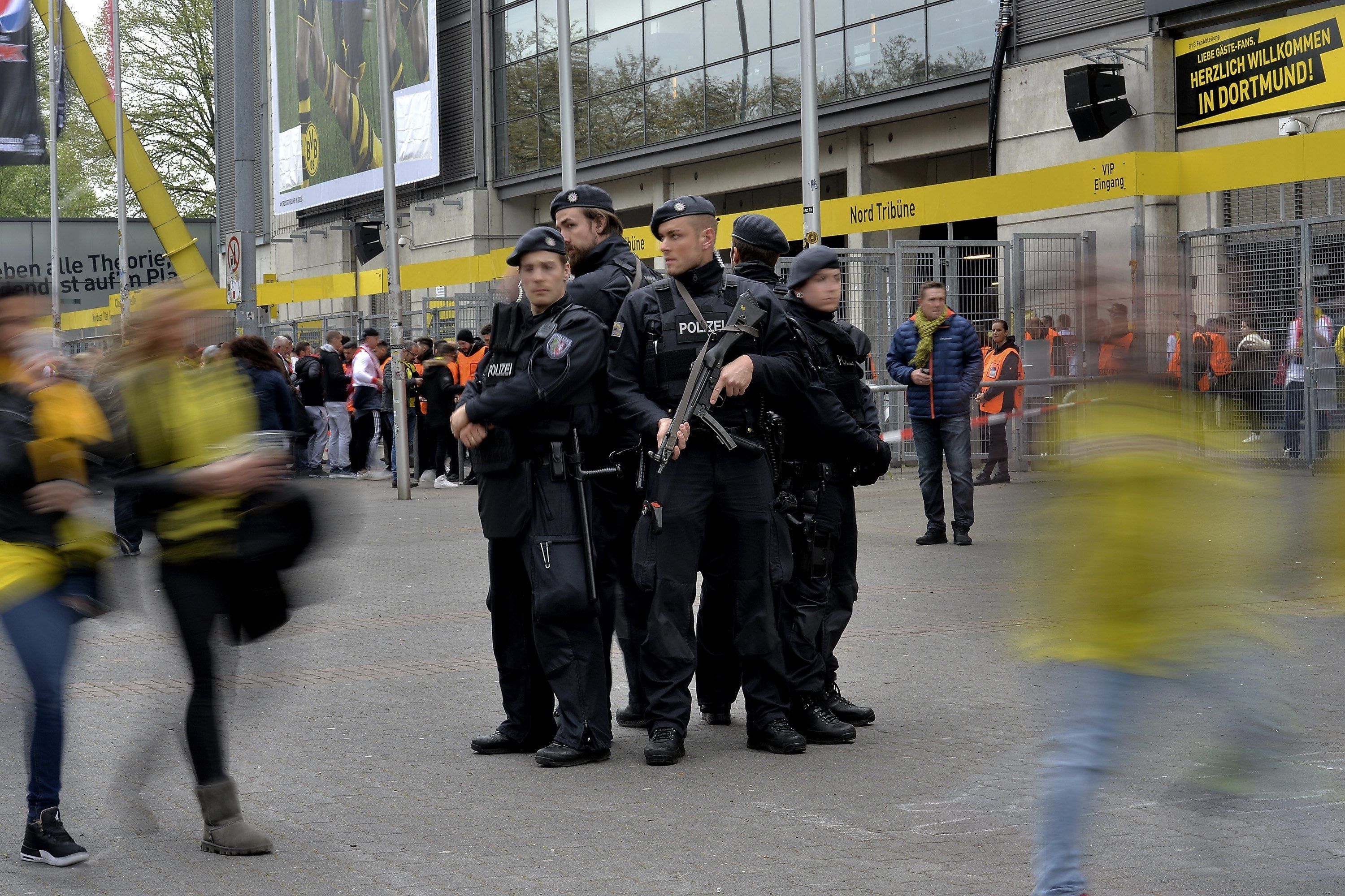 Presuntos islamistas y radicales reivindican atentado contra el Dortmund