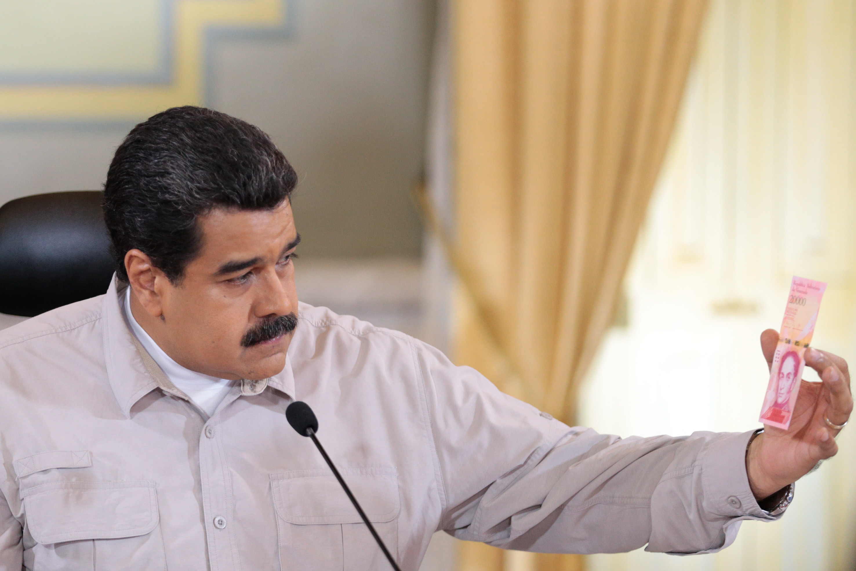 Maduro pide agilizar distribución de nuevos billetes y monedas