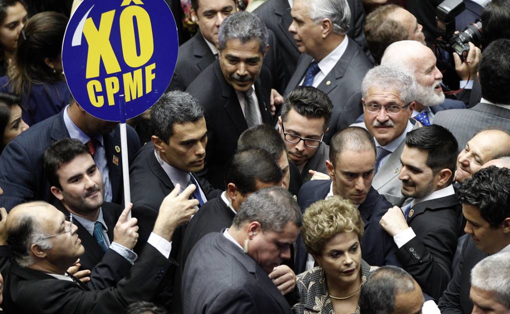 Rousseff promete no escatimar recursos contra zika