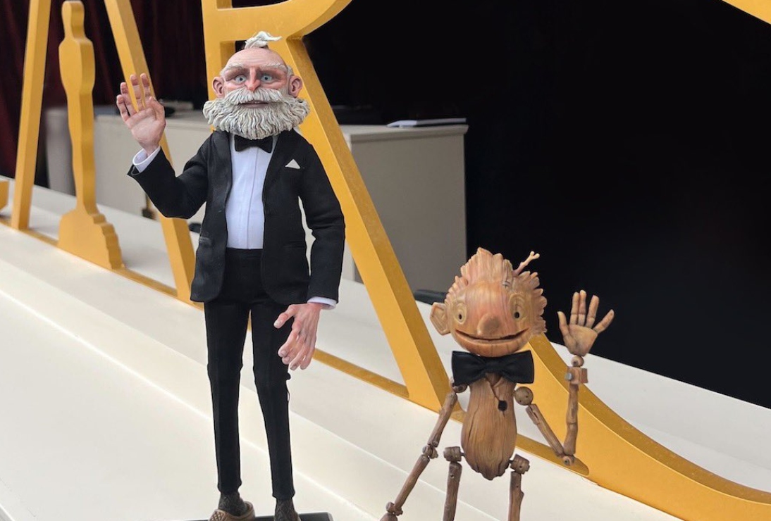 Pinocho, de Guillermo del Toro, presente en alfombra champagne de los Oscar 2023