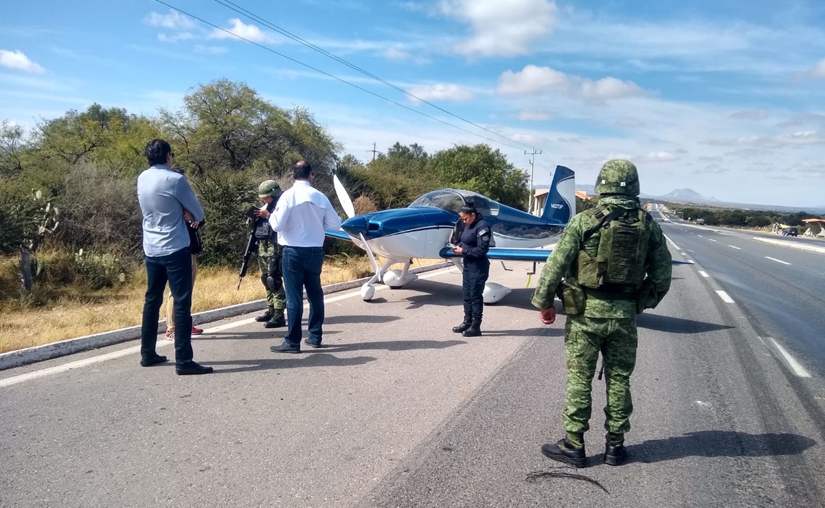 Avioneta aterriza de emergencia sobre carretera San Luis Potosí-Zacatecas