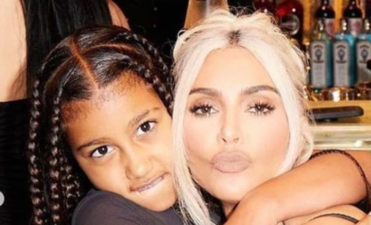 Kim Kardashian llora agotada de criar a sus 4 hijos