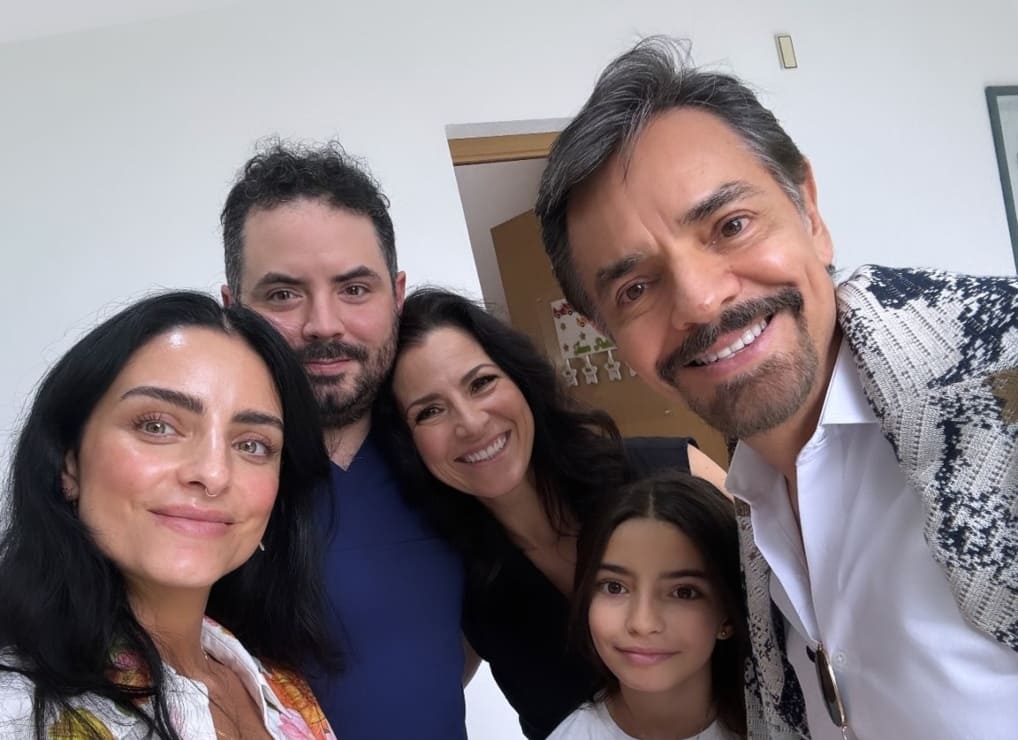 Los Derbez reunidos en el nacimiento de Tessa, hija de José Eduardo