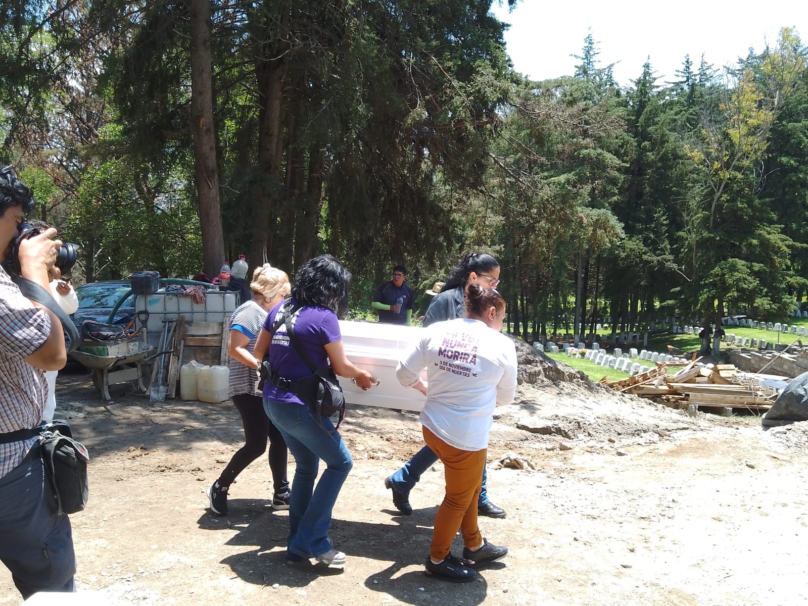 Sepultan con dignidad a “Nene de Huehuetoca”, cuyo cuerpo apareció entre basura hace 7 meses 