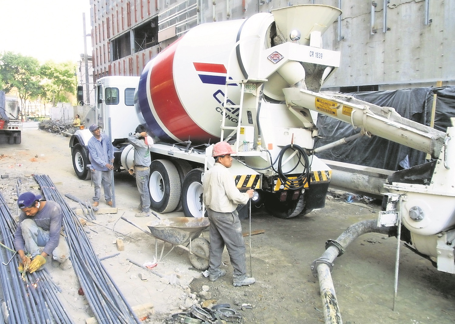 Alza del cemento afecta confianza de constructores