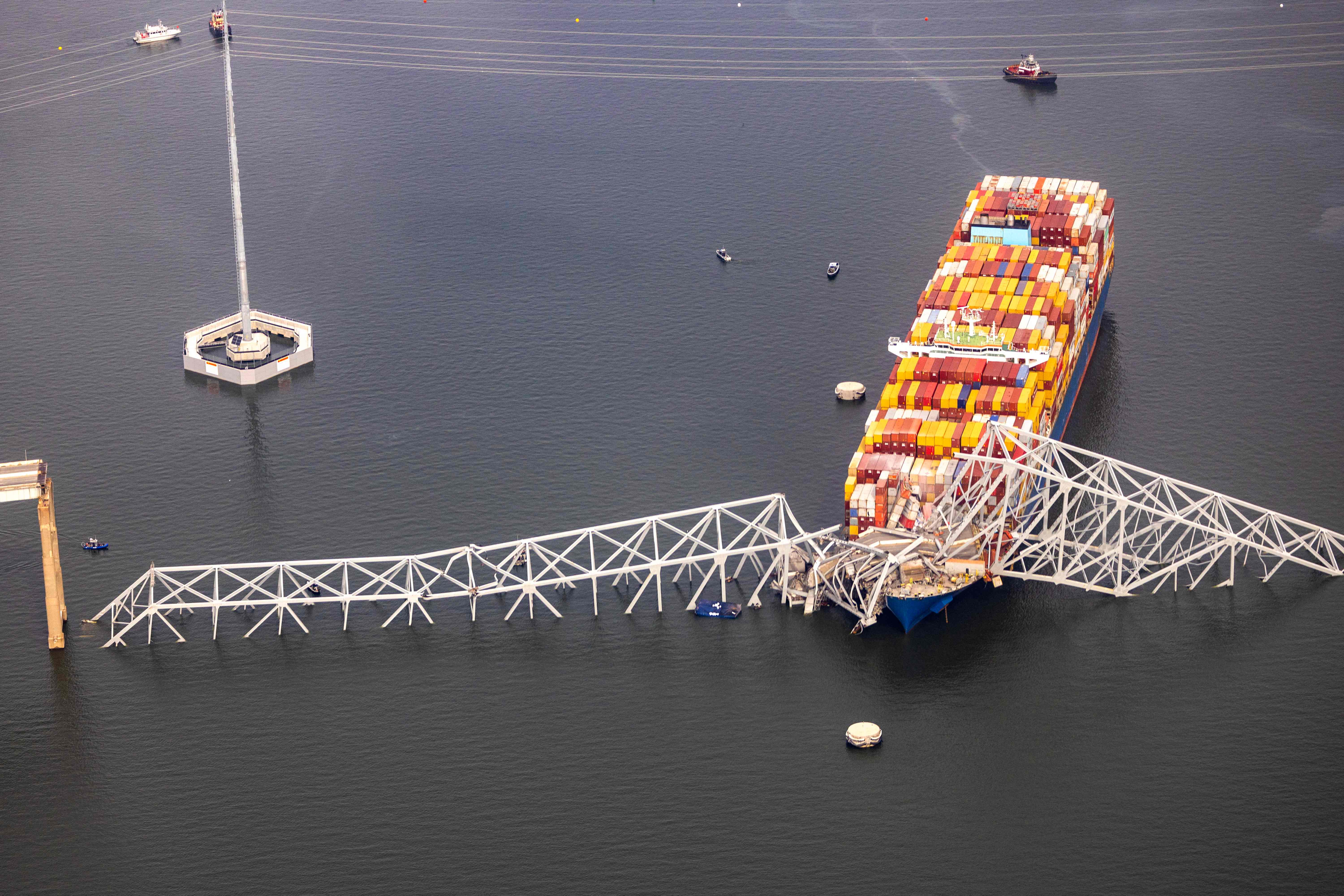 Puente en Baltimore: Buque que impactó puente sufrió fallo crítico antes del accidente