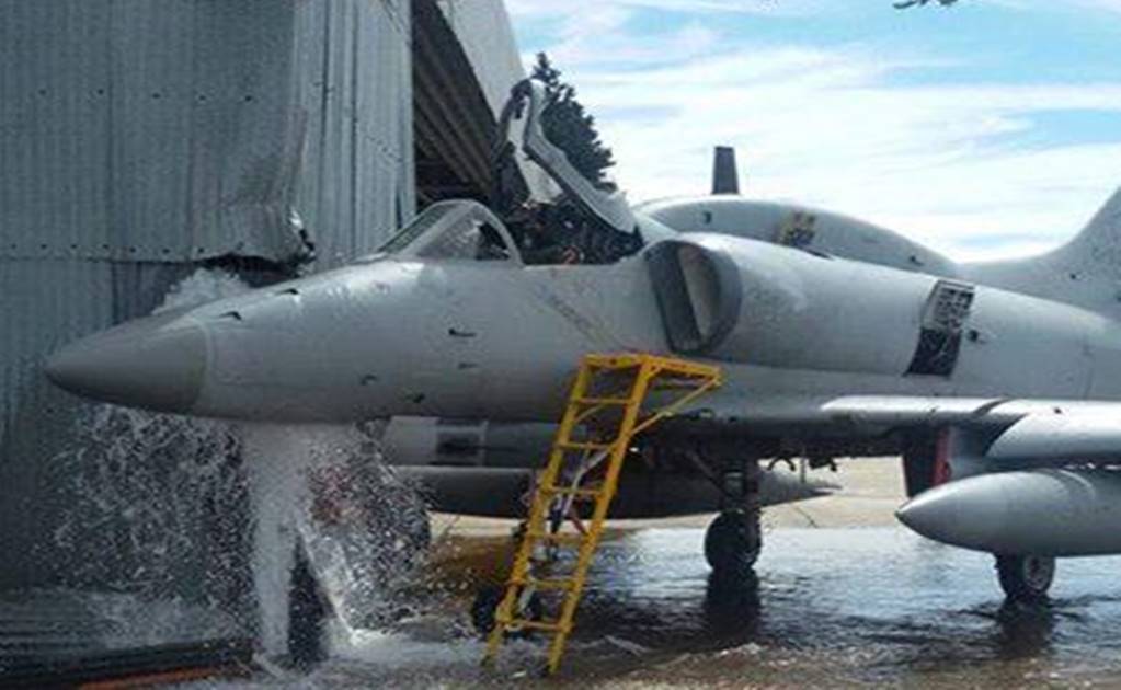Argentina: Muere militar al chocar avión contra hangar