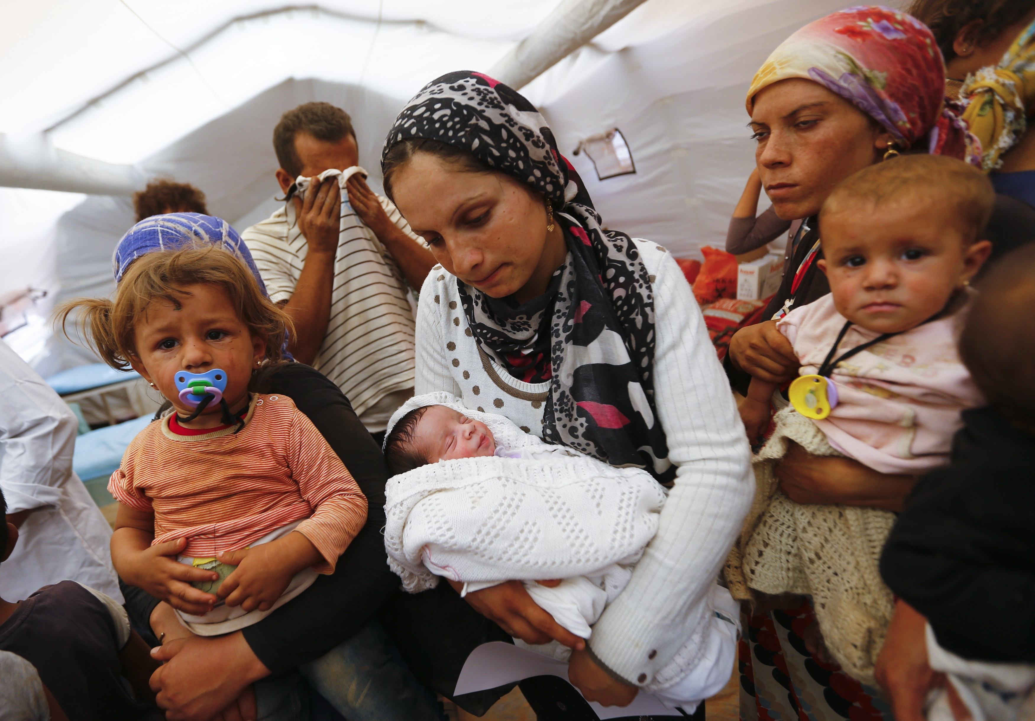 HRW critica inminente decisión de Trump de rechazar a refugiados