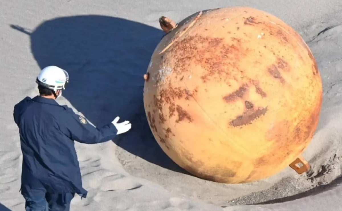 Fin del misterio: revelan qué era la bola gigante hallada en playa de Japón