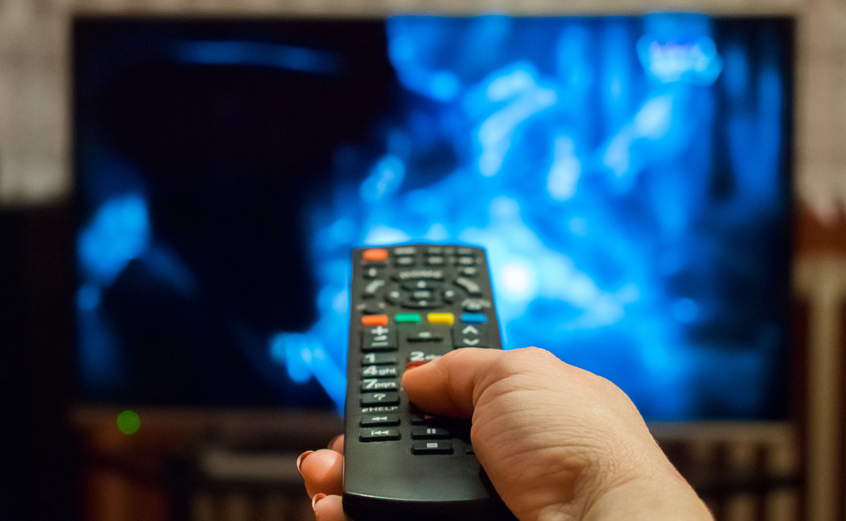 IMSS recomienda no usar por periodos prolongados tu móvil o Smart TV
