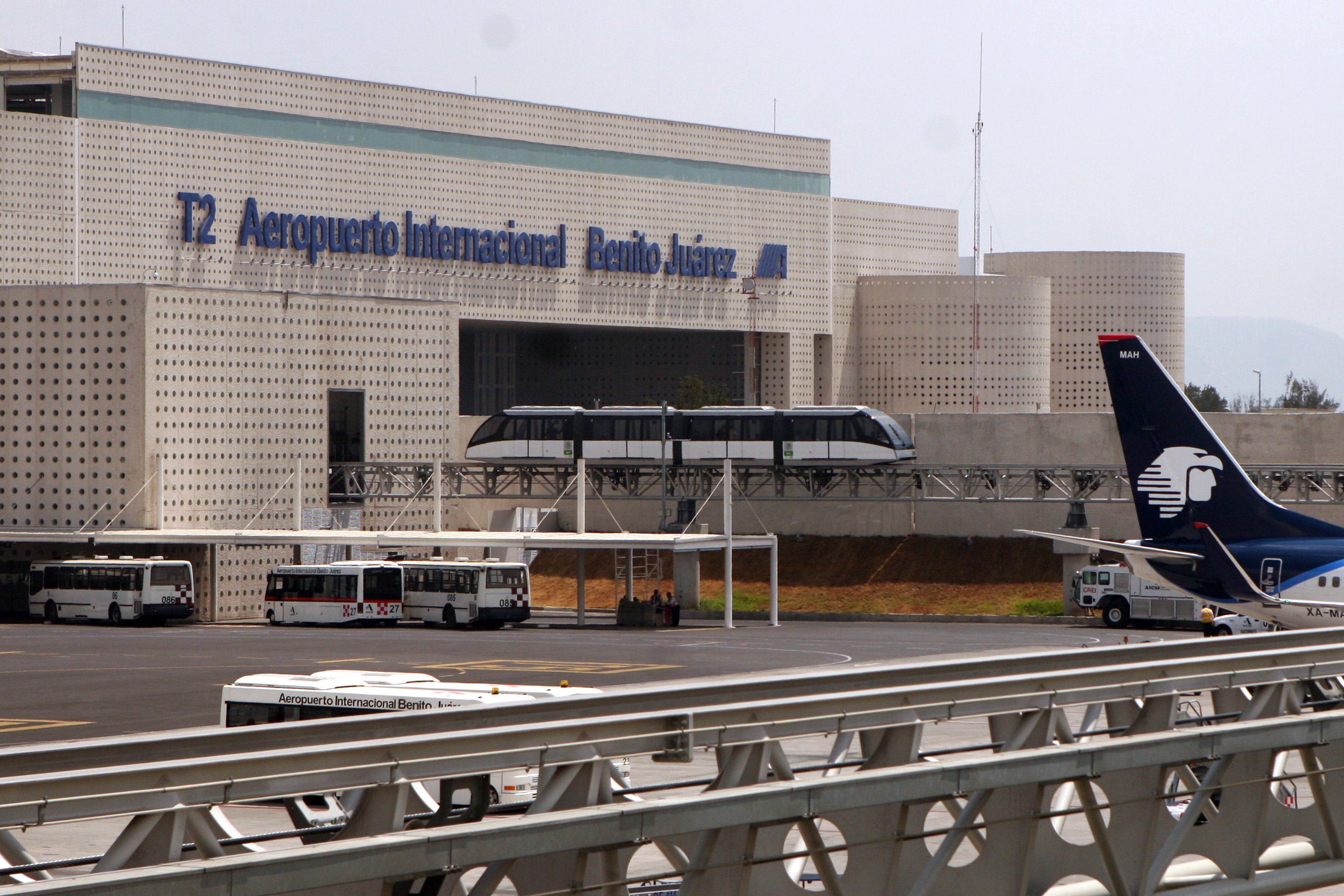 Lamentan falta de casillas para consulta del NAIM en Aeropuerto Benito Juárez