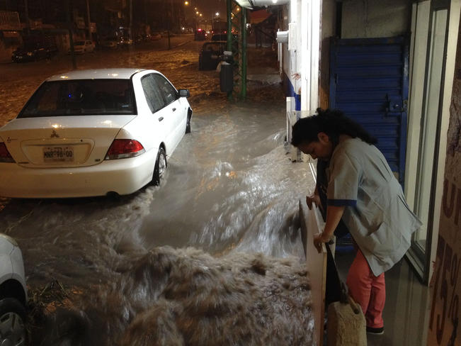 Se registran fuertes lluvias en la capital y metrópoli
