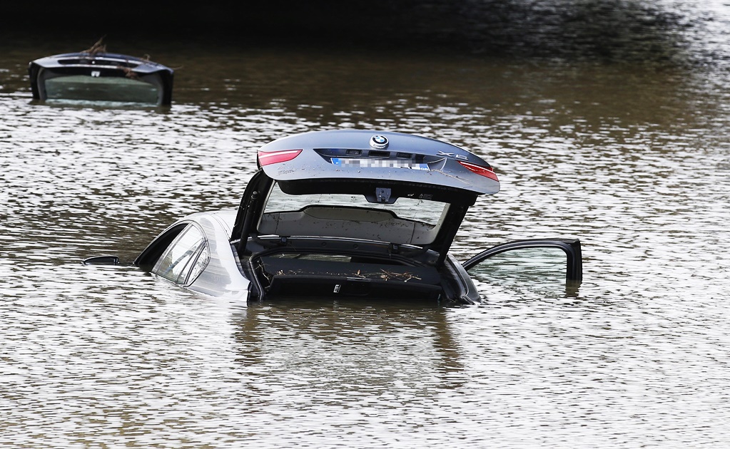 Hollande reporta 16 muertos por inundaciones en Francia