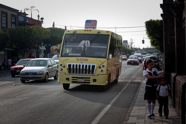 Demandan 12 rutas más de transporte en San Juan