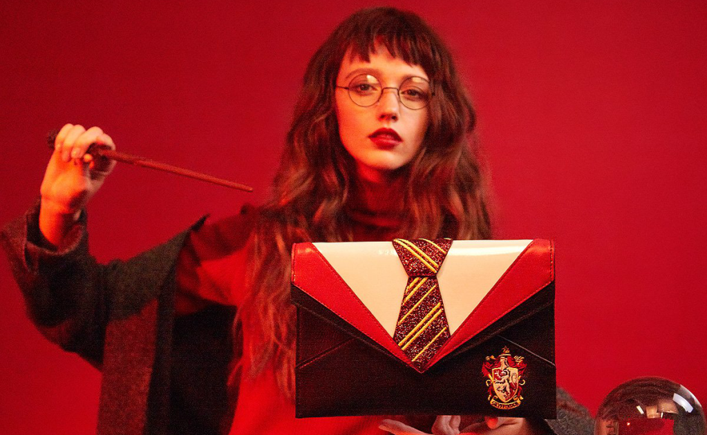 Esta colección de bolsas inspiradas en Harry Potter es lo único que queremos en Navidad