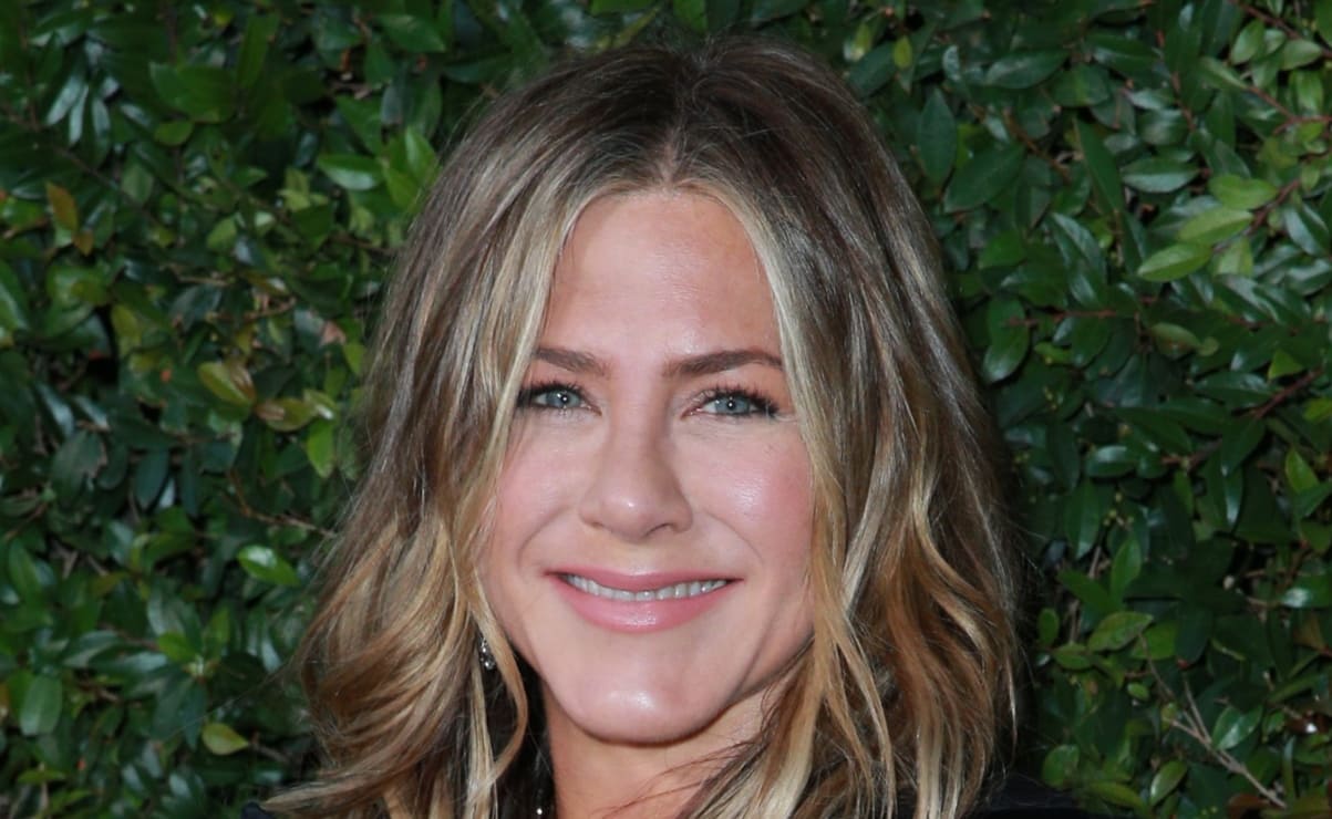 Jennifer Aniston, de 54 años, luce espléndida figura con underwear negro