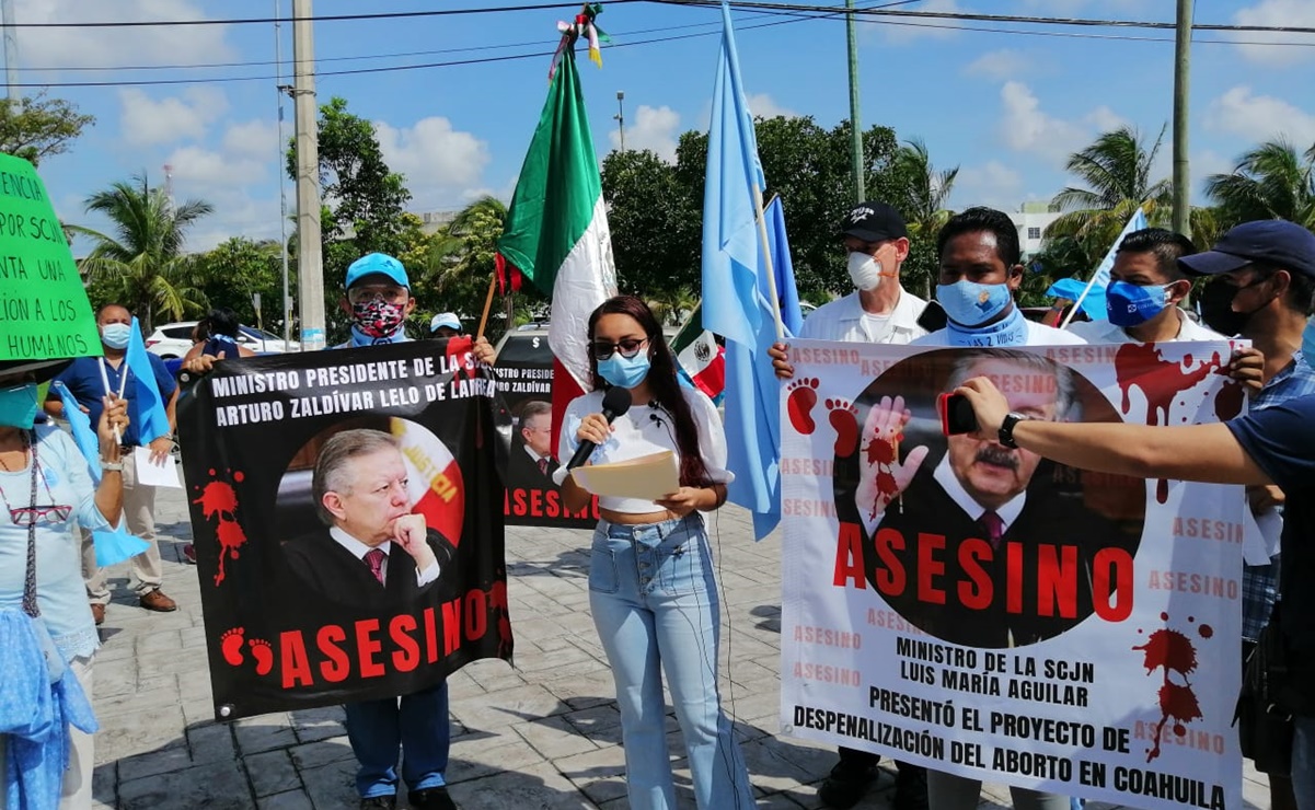 Grupos conservadores protestan en Quintana Roo contra la SCJN por fallos sobre el aborto