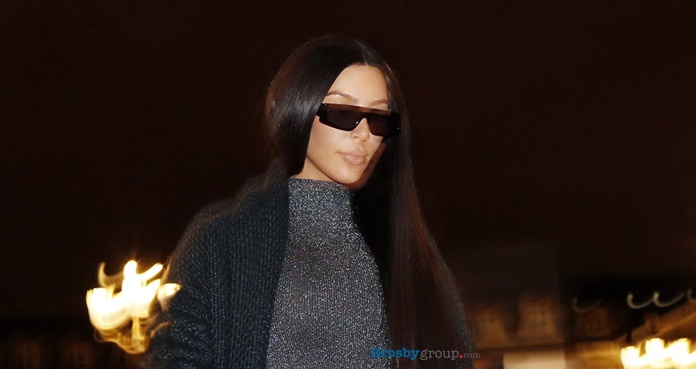 Kim Kardashian impacta con singular catsuit traslúcido en París