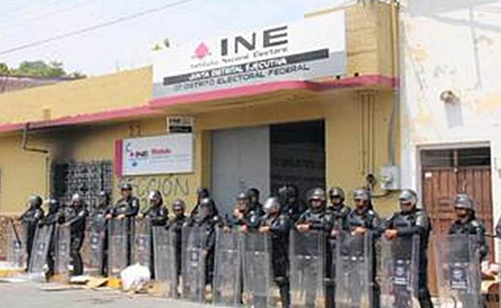 Oaxaca: PF y Ejército recuperan 2 juntas distritales más del INE