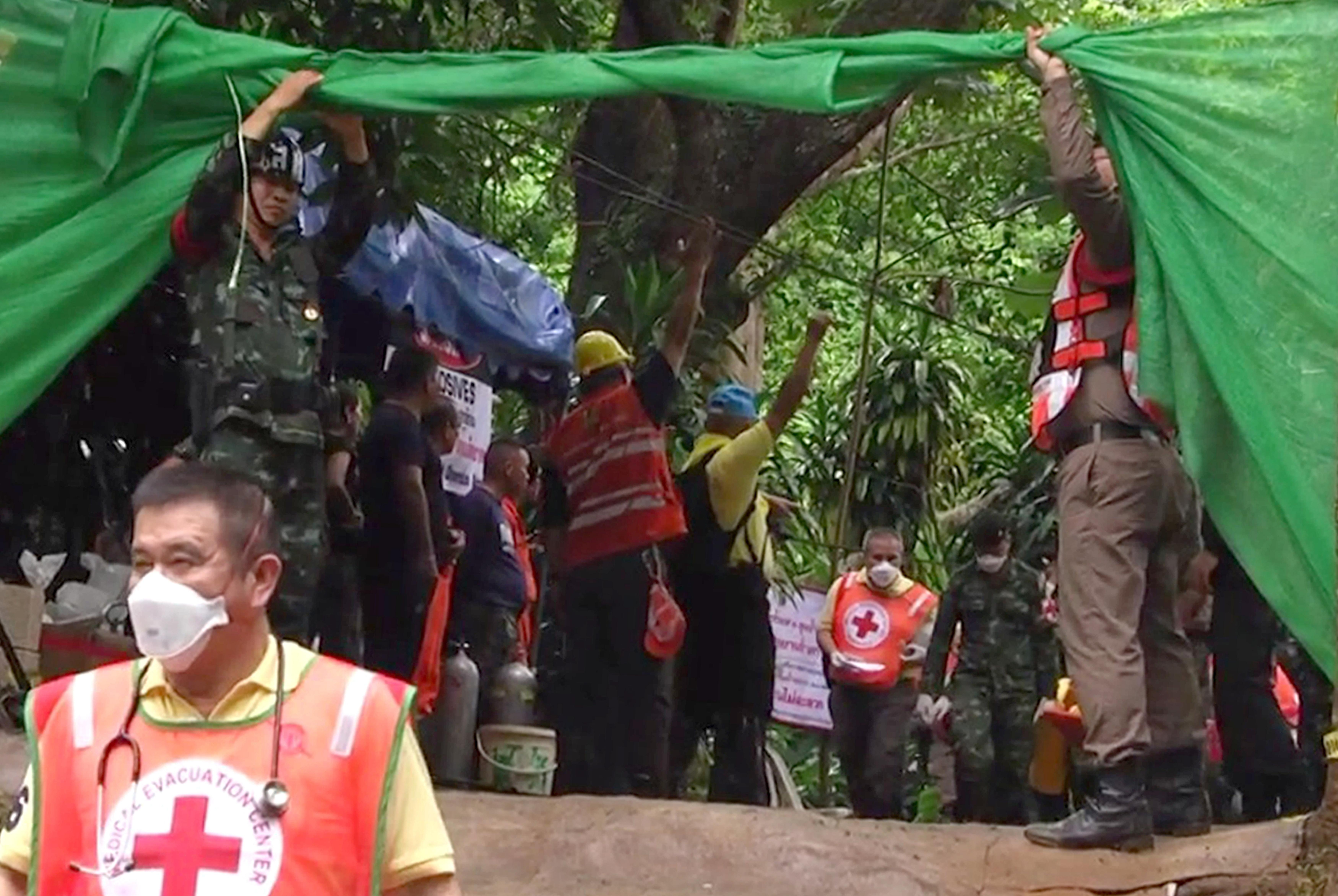 Un quinto niño es rescatado de cueva en Tailandia