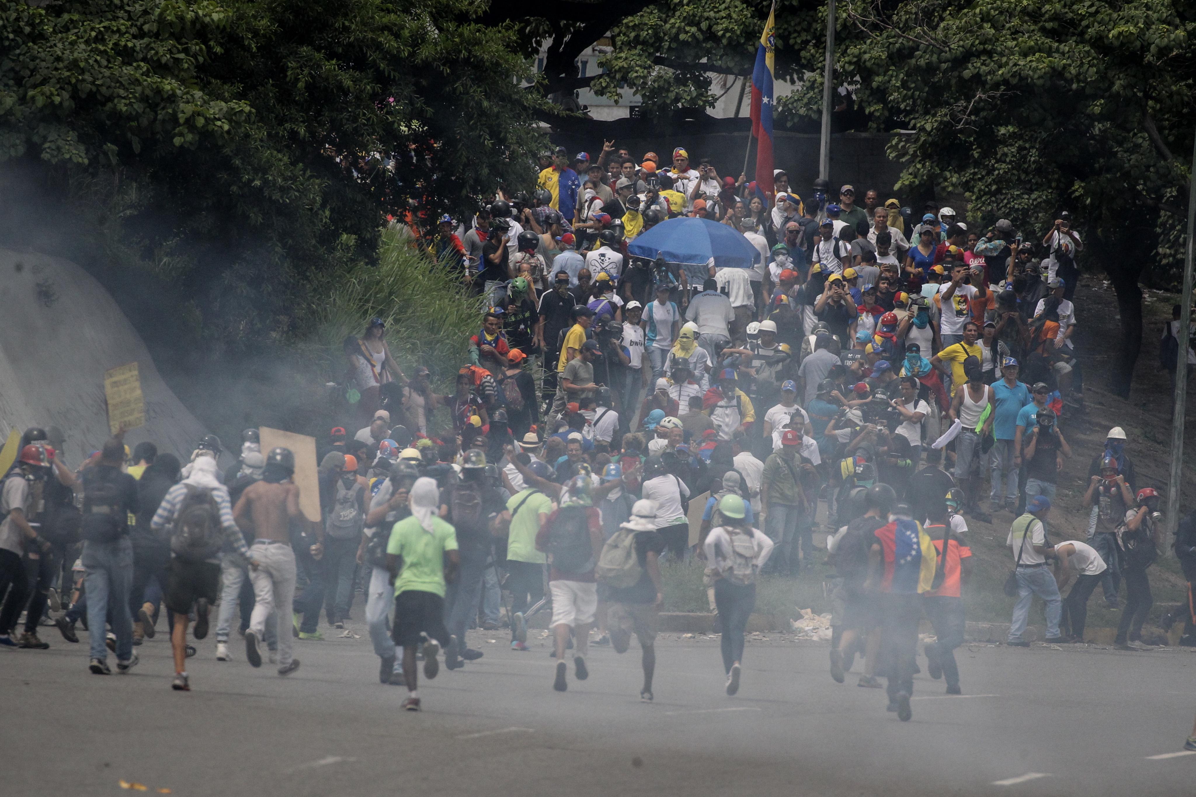 Venezuela: Reportan 5 periodistas heridos por represión policial en protestas