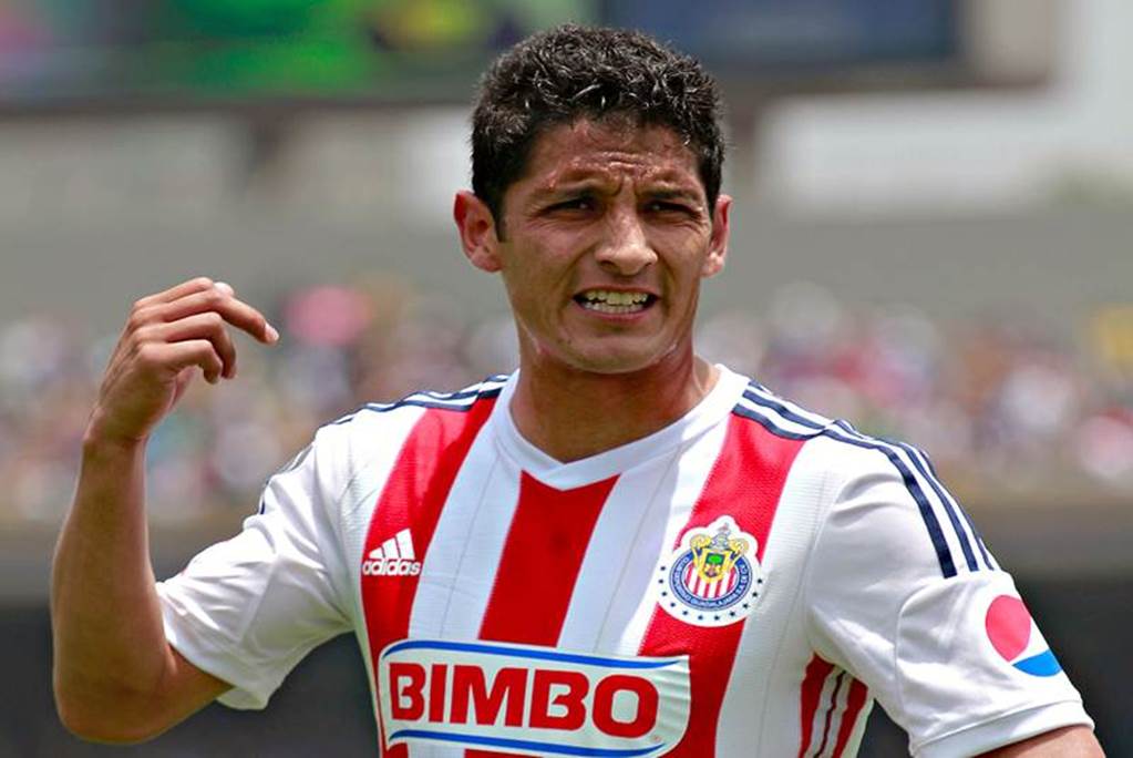 Reyna, es separado de Chivas