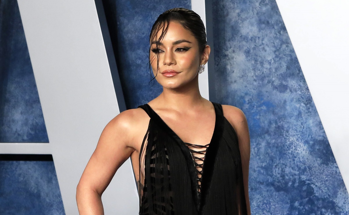 Vanessa Hudgens derrite con su bikini más diminuto para callar rumores de embarazo