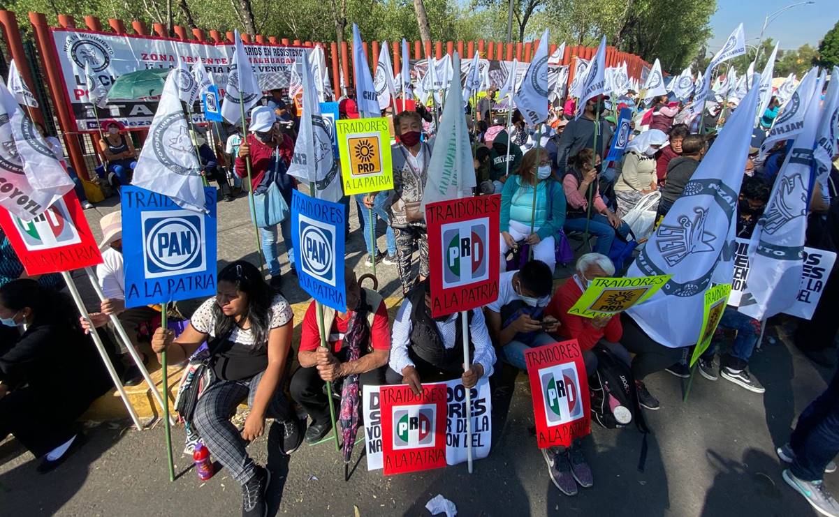 Se reúnen más de 3 mil personas afuera de San Lázaro en apoyo a la reforma eléctrica