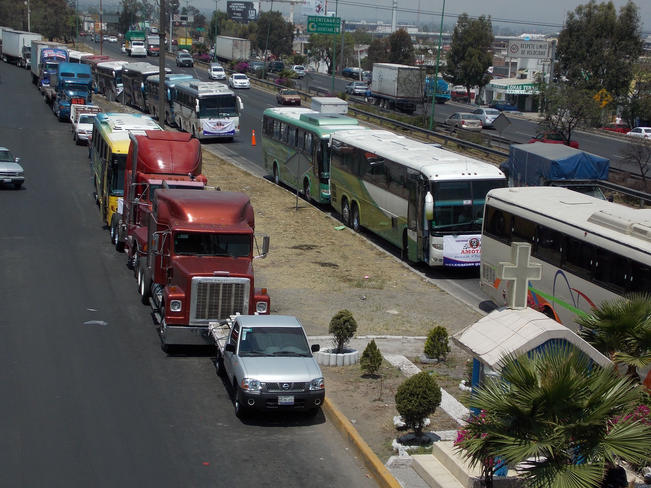 Transportistas amenazan con cerrar carreteras