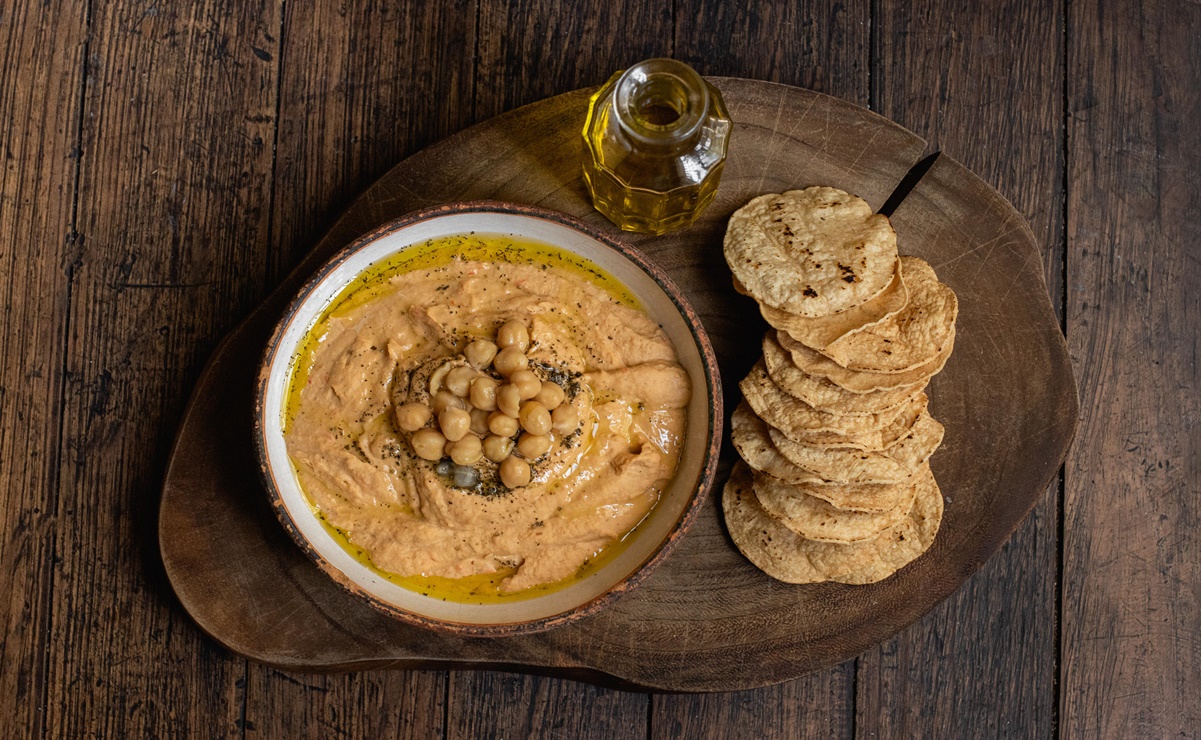 Hummus, un snack saludable hecho con garbanzos