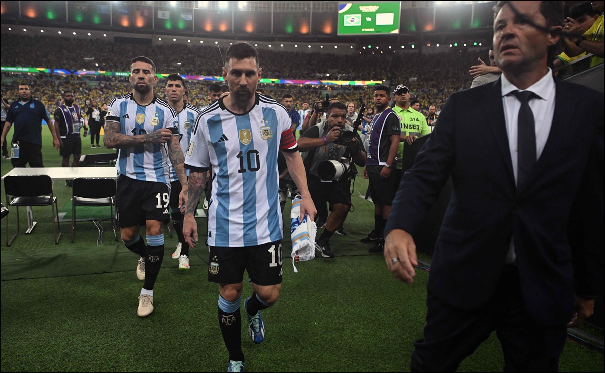 Argentina se retira de la cancha tras una pelea generalizada en las gradas del Maracaná