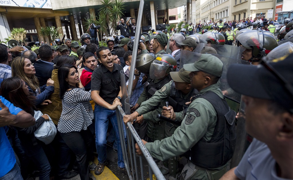 Países sudamericanos condenan violencia en Venezuela