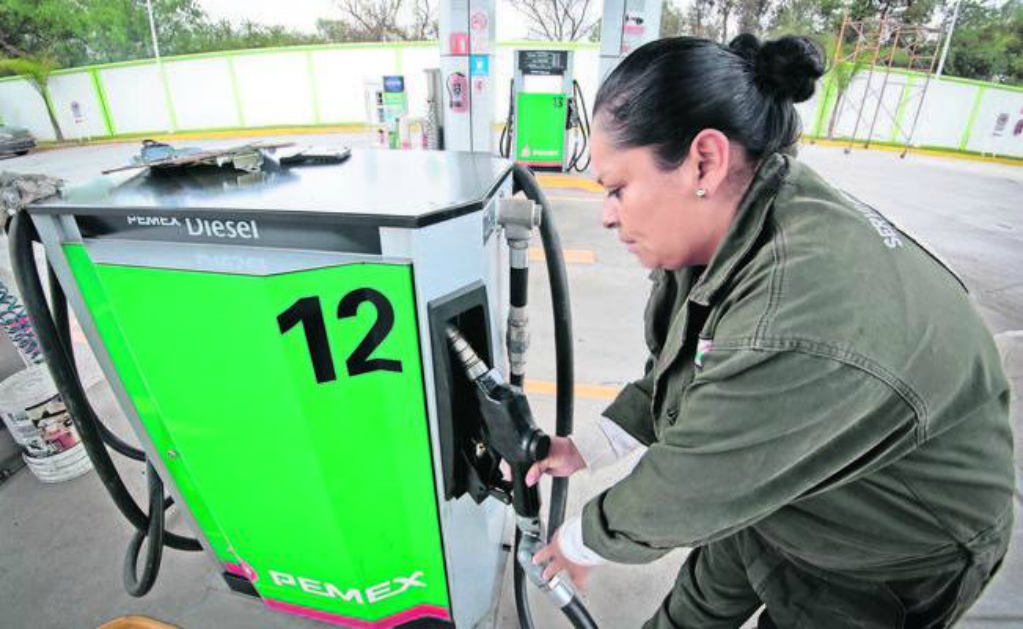 Reconoce Pemex retraso en distribución de combustible