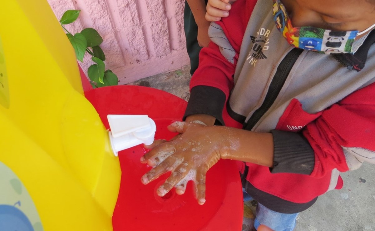 Estudiantes de enfermería de Yucatán ponen en práctica el proyecto “El Escuadrón Manos Limpias” con niños mayas