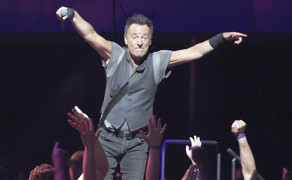 Bruce Springsteen suspende concierto por ley antigay 