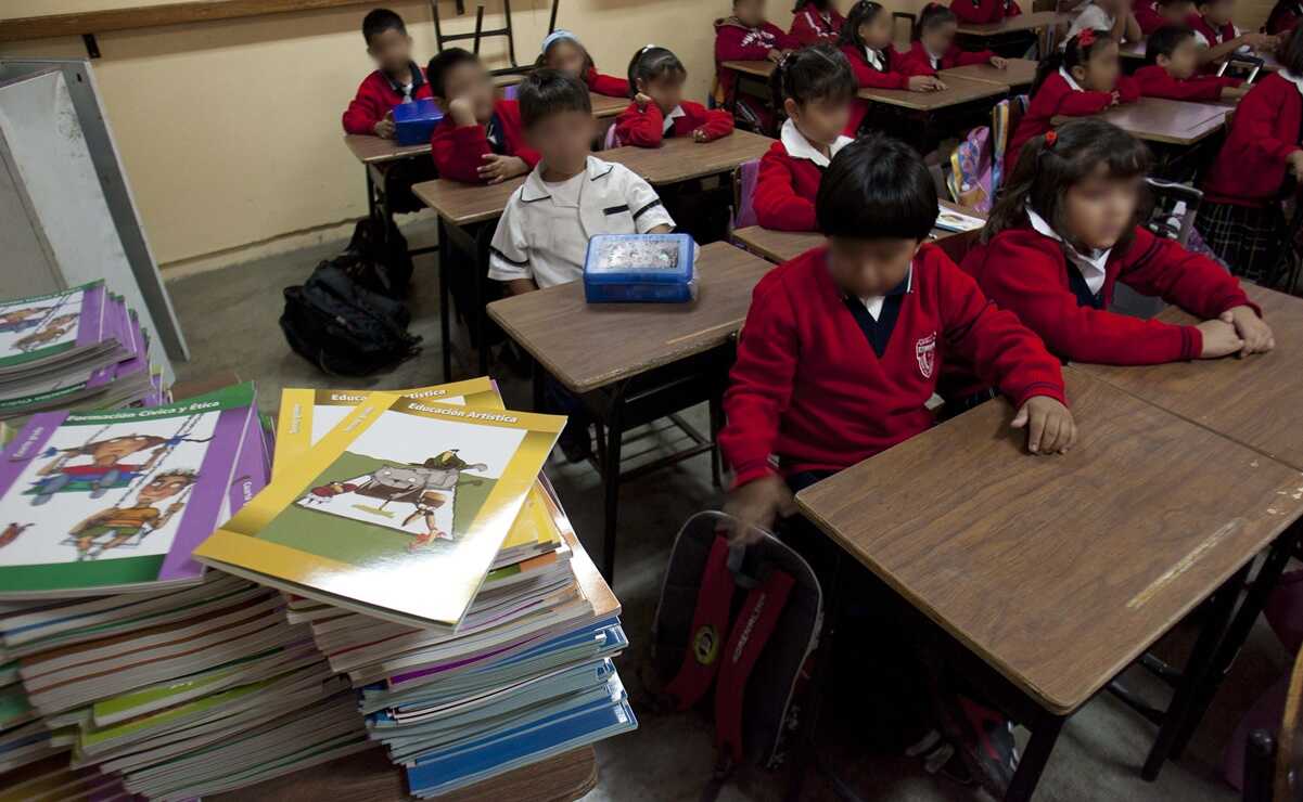 Entregan libros de texto de la SEP a más de 20 mil escuelas en Edomex; amparo es sólo para 27 niños, aclaran