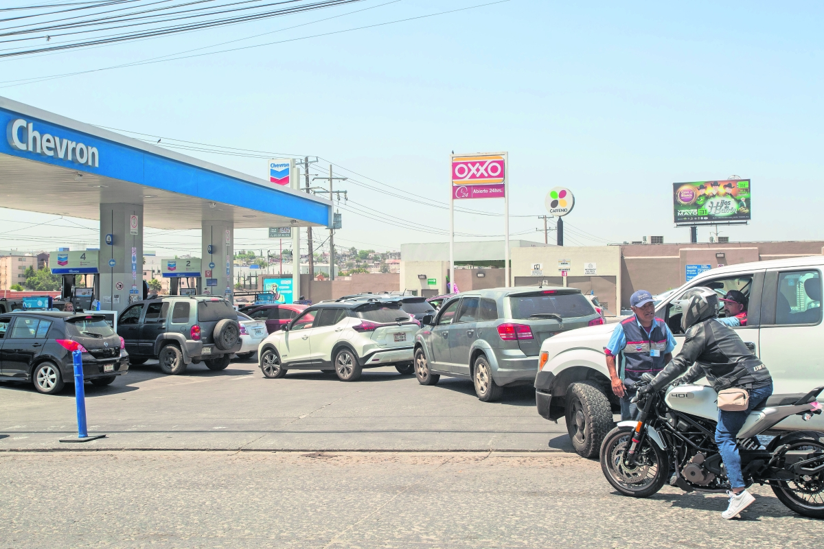 Padece Tijuana por desabasto de gasolina 